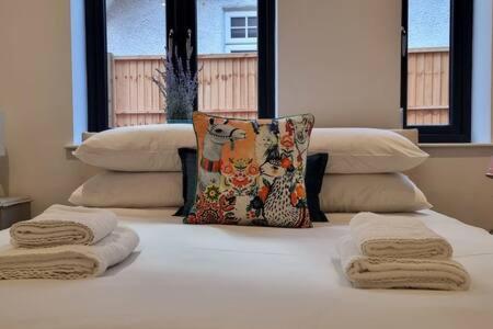 Beautiful Apartment Overlooking A Garden London Exterior foto
