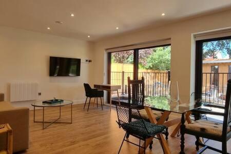 Beautiful Apartment Overlooking A Garden London Exterior foto